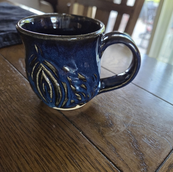Studio Pottery Mug - Picture 3 of 8